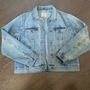 Women’s oversized denim jacket